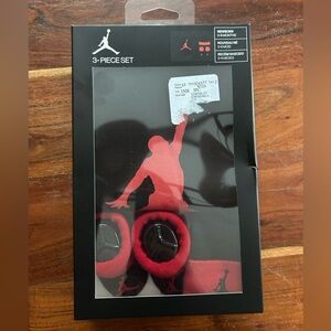 NWT Jordan baby 3 piece set